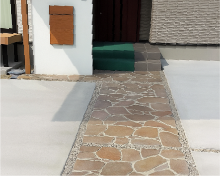 玄関アプローチ